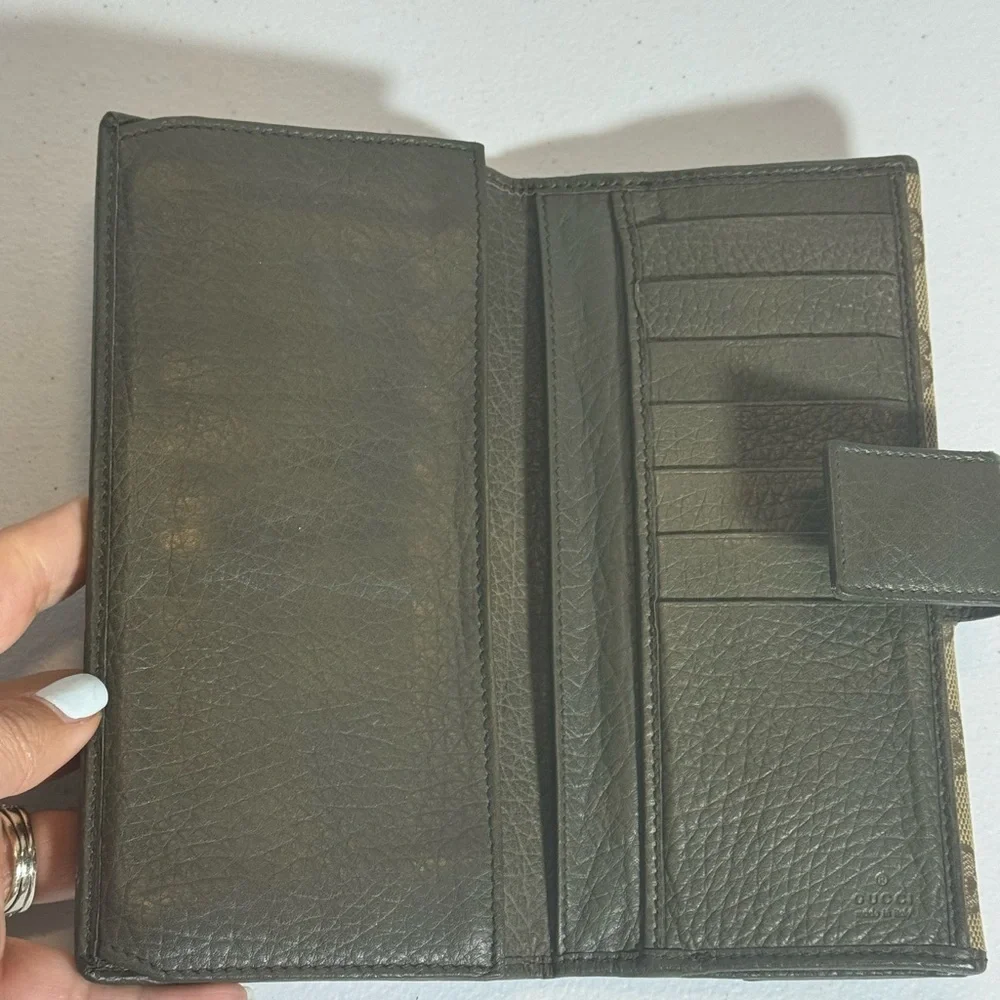 Gucci Beige Monogram Wallet - Picture 6 of 10